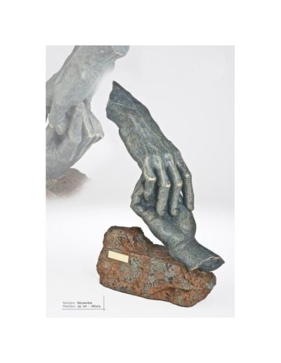 ESCULTURA MANOS PAREJA. GRABACIÓN GRATIS.