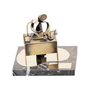 ESCULTURA DE ABOGADO PARA TROFEO O REGALO