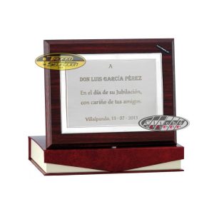 PLACA DE HOMENAJE PLATA DE LEY GRABADA.