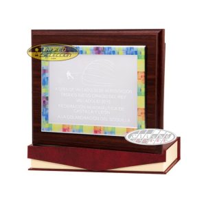 PLACA DE HOMENAJE GRABADA. 3 TAMAÑOS.