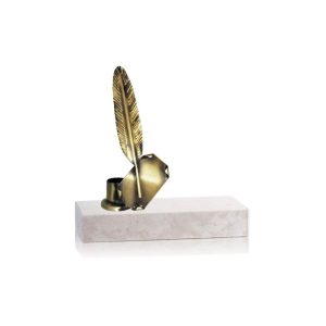 ESCULTURA TROFEO LITERARIO DE LATÓN. 3 T.