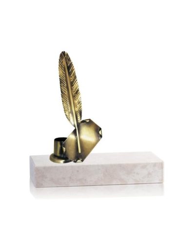 ESCULTURA TROFEO LITERARIO DE LATÓN. 3 T.