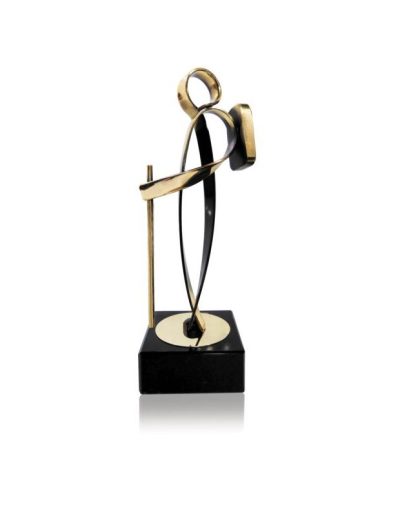 ESCULTURA TROFEO EXCURSIONISMO DE LATÓN. 3 T.