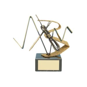 ESCULTURA TROFEO DE ALPINISMO DE LATÓN. 3 T.