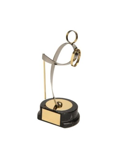 ESCULTURA TROFEO DE ALPINISMO DE LATÓN. 4 T.