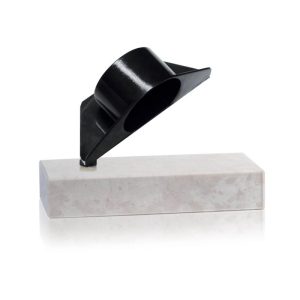 ESCULTURA TROFEO DE TRICORNIO GUARDIA CIVIL. 2 T.