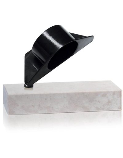 ESCULTURA TROFEO DE TRICORNIO GUARDIA CIVIL. 2 T.