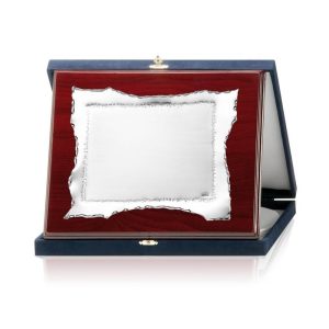 PLACA DISEÑO DE ALPACA GRABADA. 2 TAMAÑOS