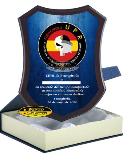METOPA DE MADERA C/ PLACA PERSONALIZADA A COLOR - UPR FUENGIROLA - CUERPO NACIONAL DE POLICÍA