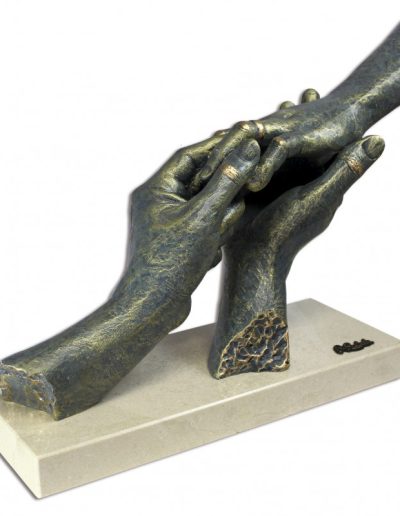 ESCULTURA MANOS DE PAREJA. GRABACIÓN GRATIS.